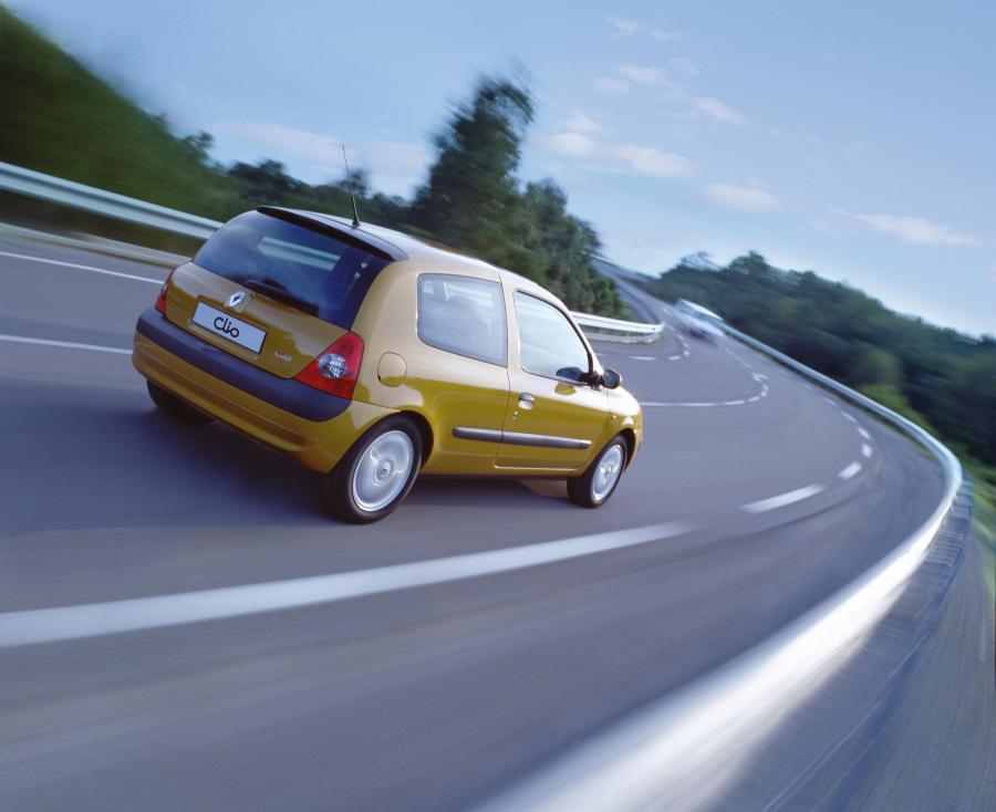  Renault Clio 3-Door 2001 года  (фото 25 из 58)